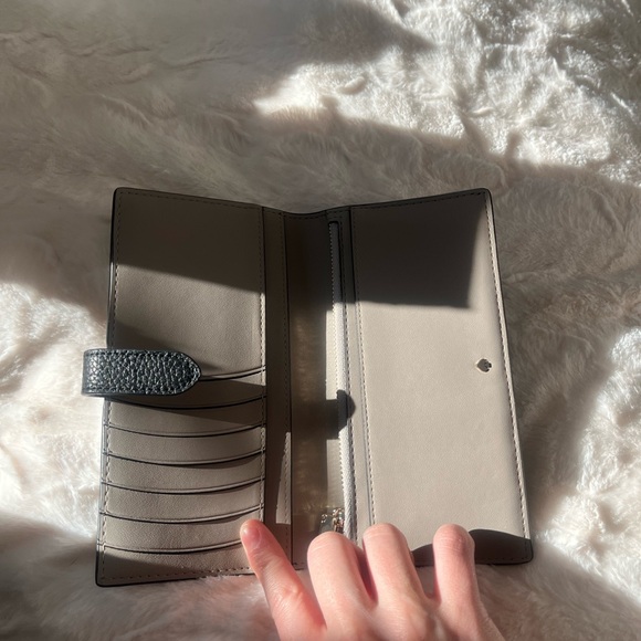 Kate Spade wallet - Picture 5 of 10